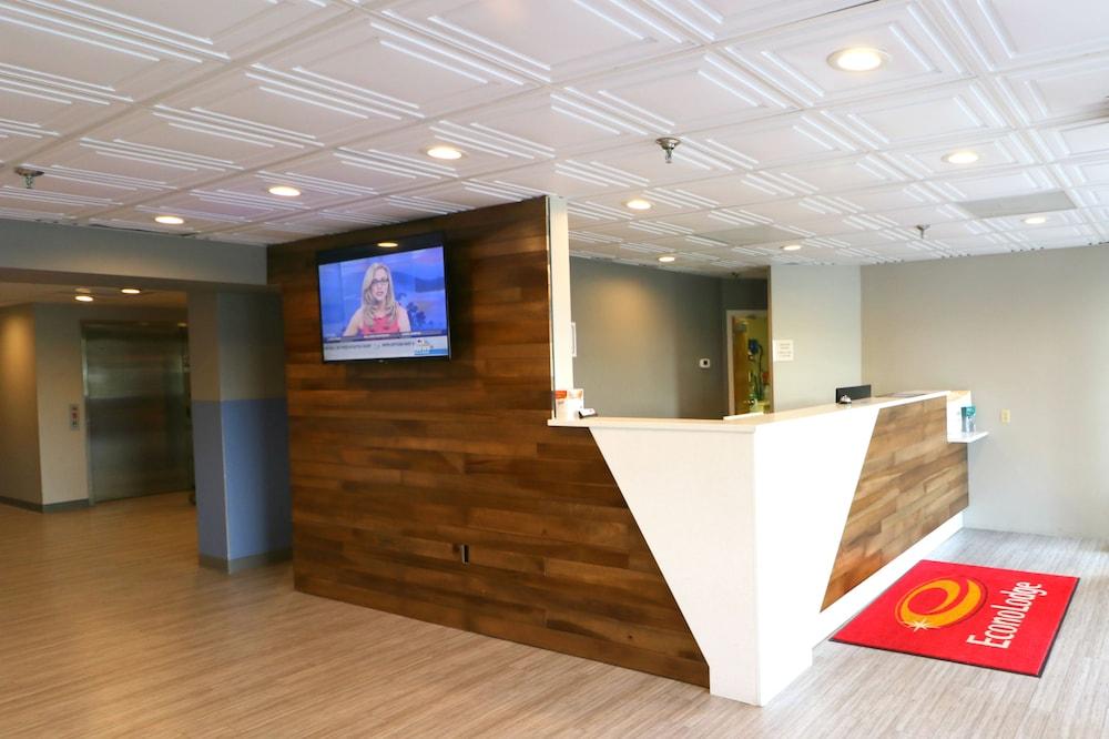 Surestay Plus Hotel By Best Western Сивиървил Екстериор снимка