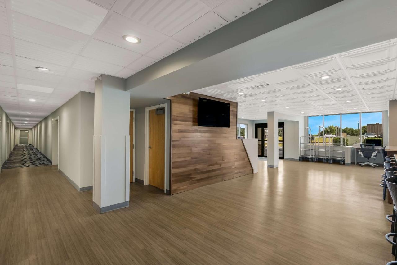 Surestay Plus Hotel By Best Western Сивиървил Екстериор снимка