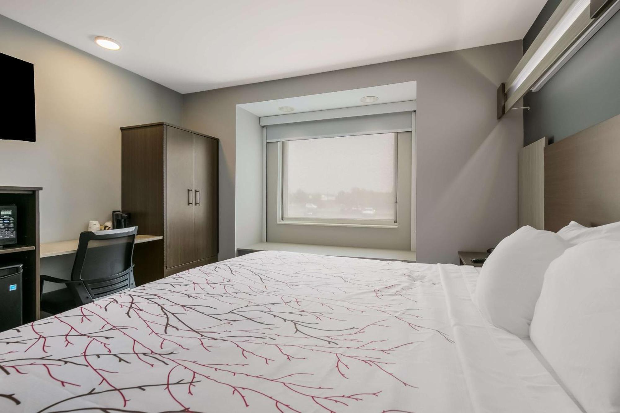 Surestay Plus Hotel By Best Western Сивиървил Екстериор снимка