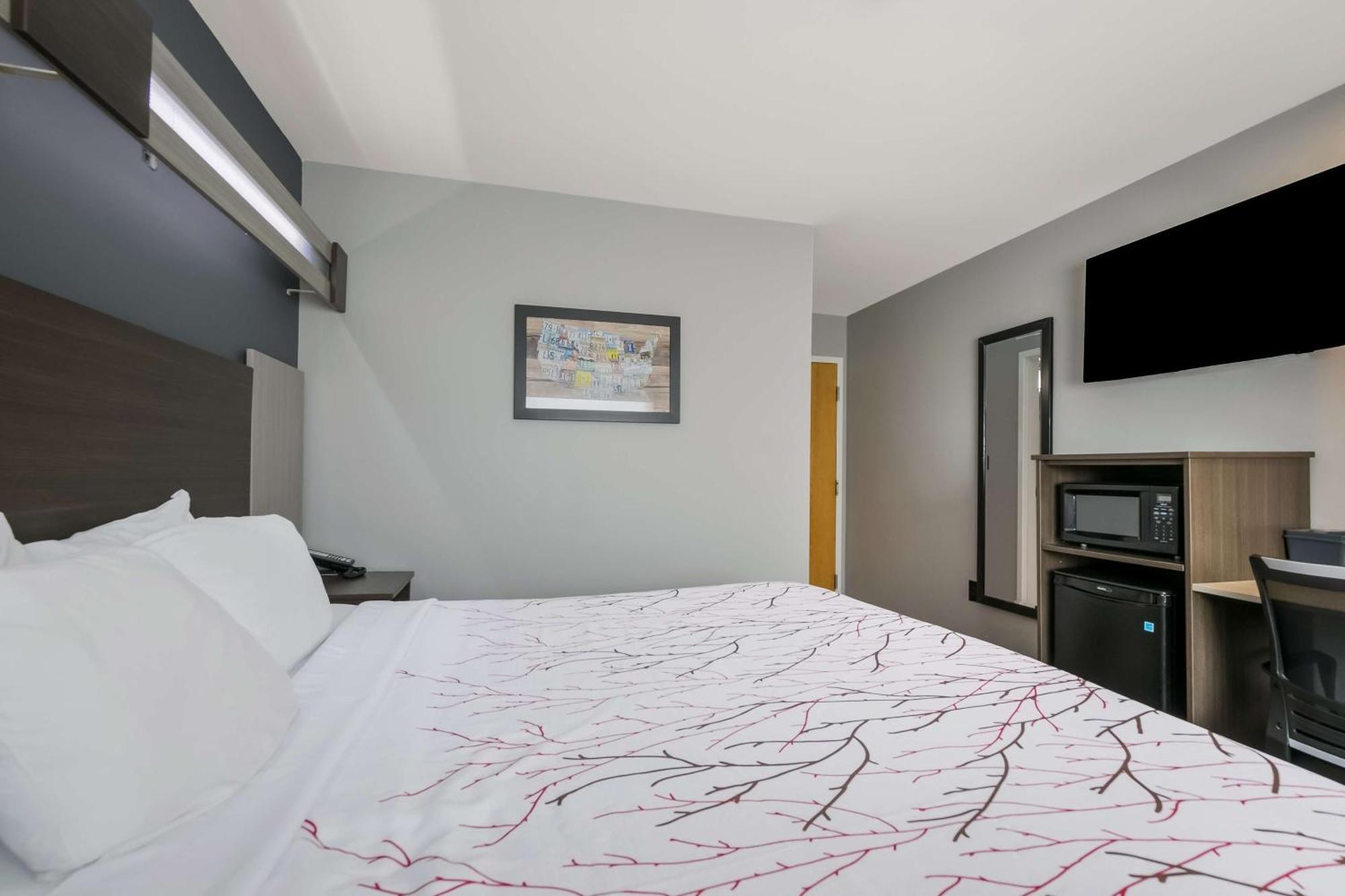 Surestay Plus Hotel By Best Western Сивиървил Екстериор снимка